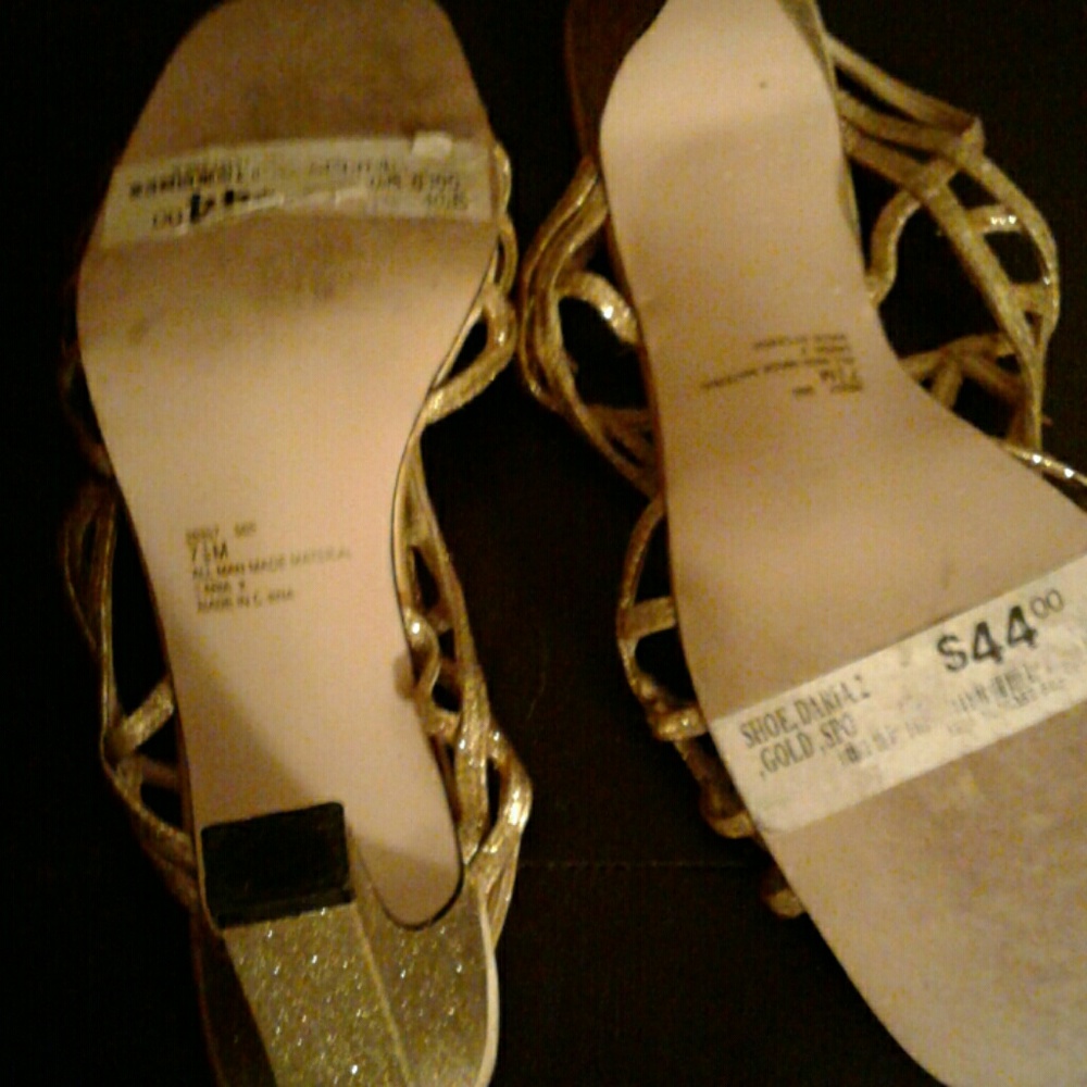 Shoes - Picture 4 of 4